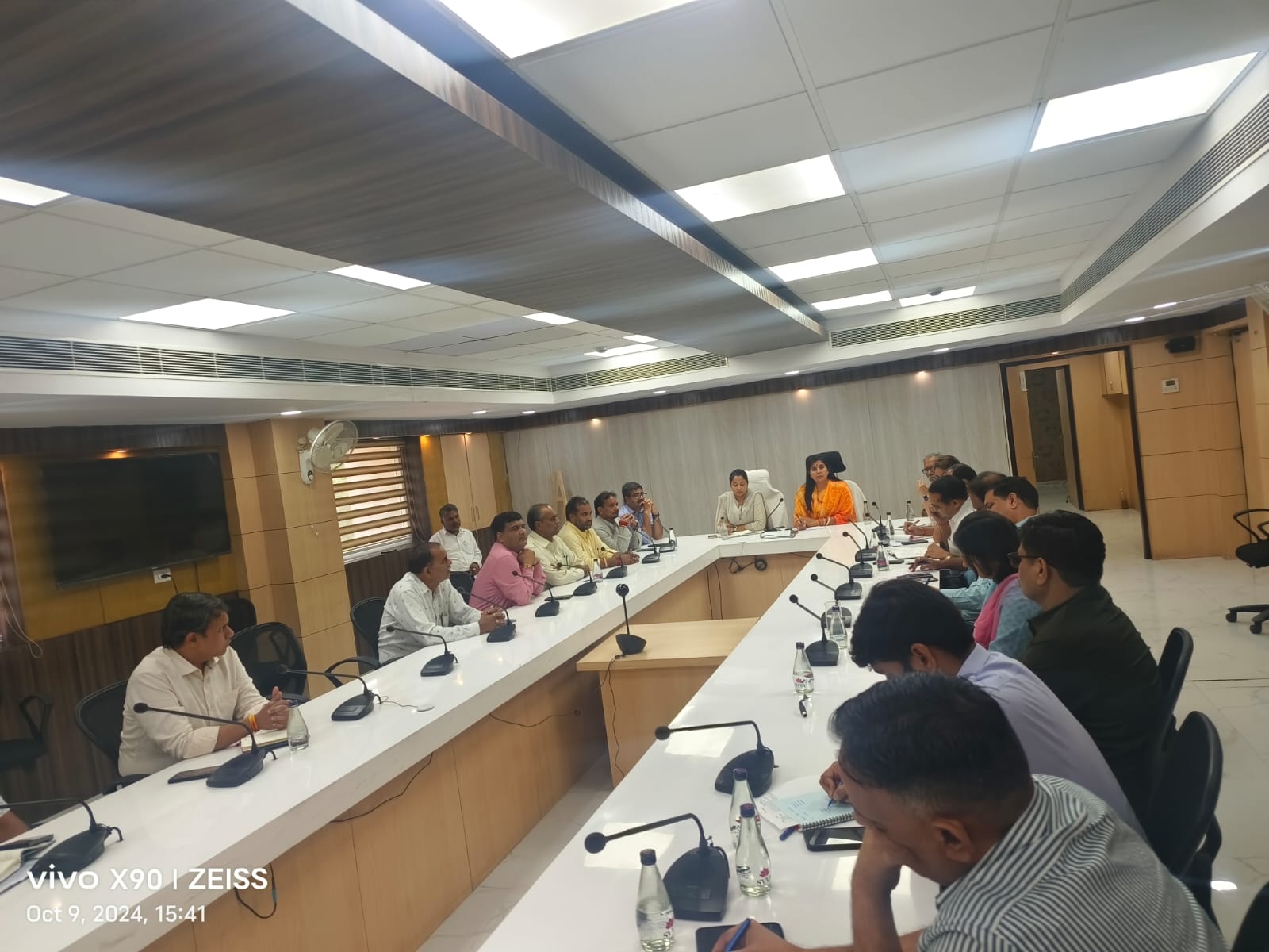 दीपावली पर्व पर 2.50 लाख गोमय दीपक से जयपुर होगा जगमग: महापौर सौम्या गुर्जर दीपावली पर्व पर 2.50 लाख गोमय दीपक से जयपुर होगा जगमग: महापौर सौम्या गुर्जर
