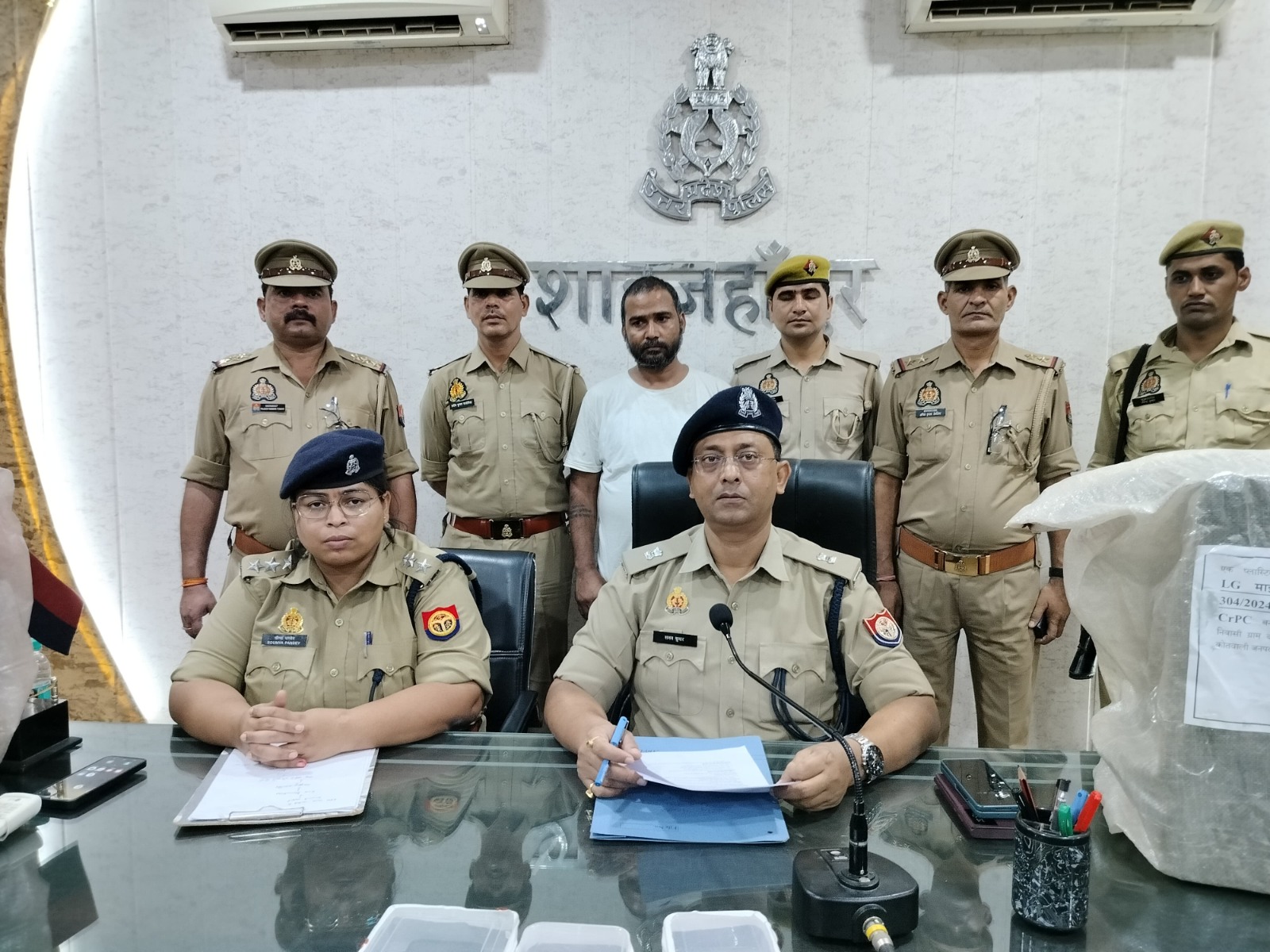 एटीएम कार्ड बदलकर ठगी करने वाले फिरोजाबाद का ठग मथुरा से गिरफ्तार एटीएम कार्ड बदलकर ठगी करने वाले फिरोजाबाद का ठग मथुरा से गिरफ्तार