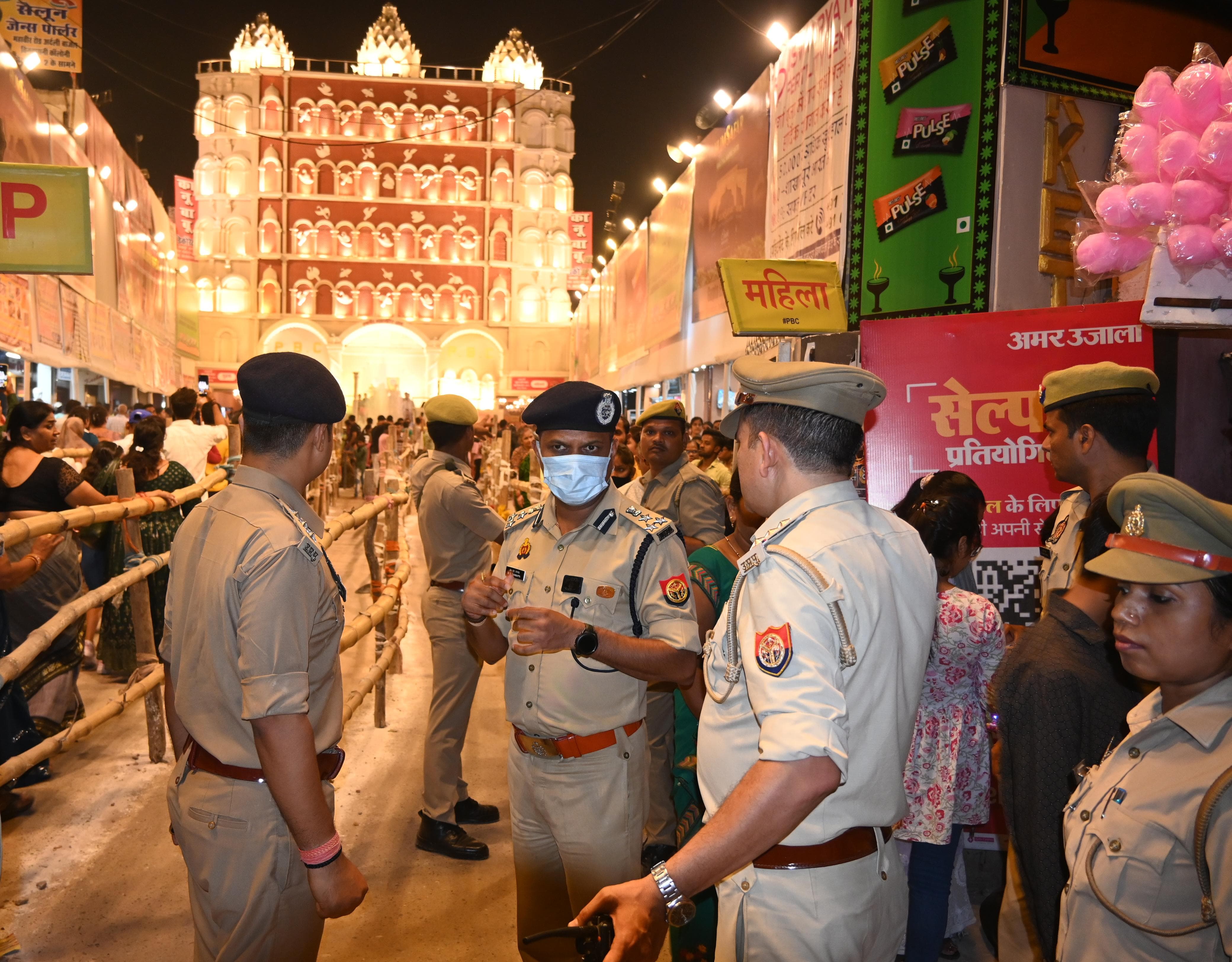 वाराणसी के सजे दुर्गा पूजा पंडाल: फोटो बच्चा गुप्ता