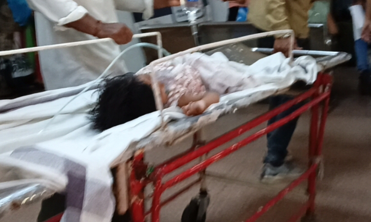 बस ने मारी टक्कर बस ने मारी टक्कर