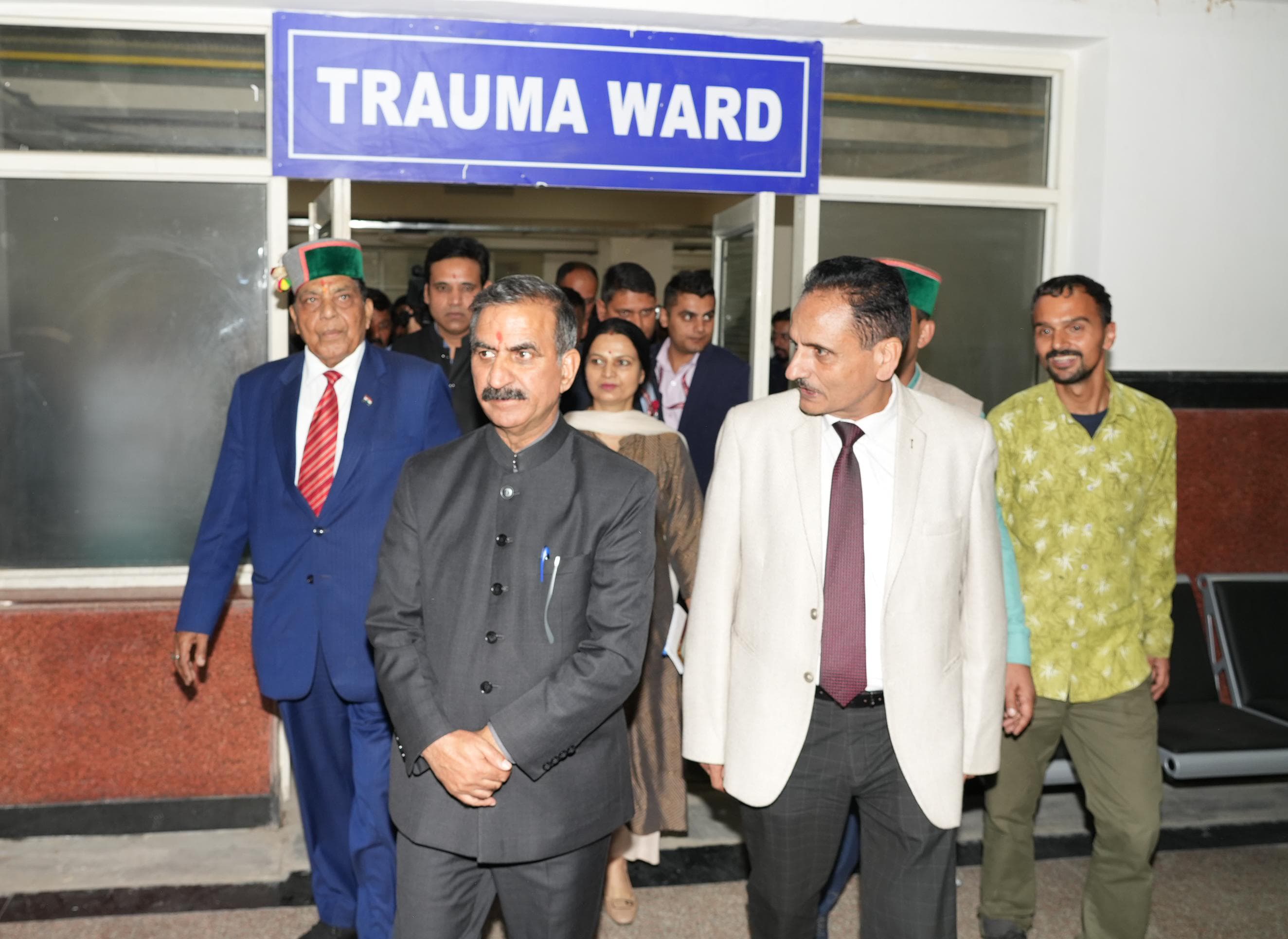 आईजीएमसी शिमला में ट्रॉमा सेंटर का लोकार्पण करते मुख्यमंत्री ठाकुर सुखविंद्र सिंह सुक्खू