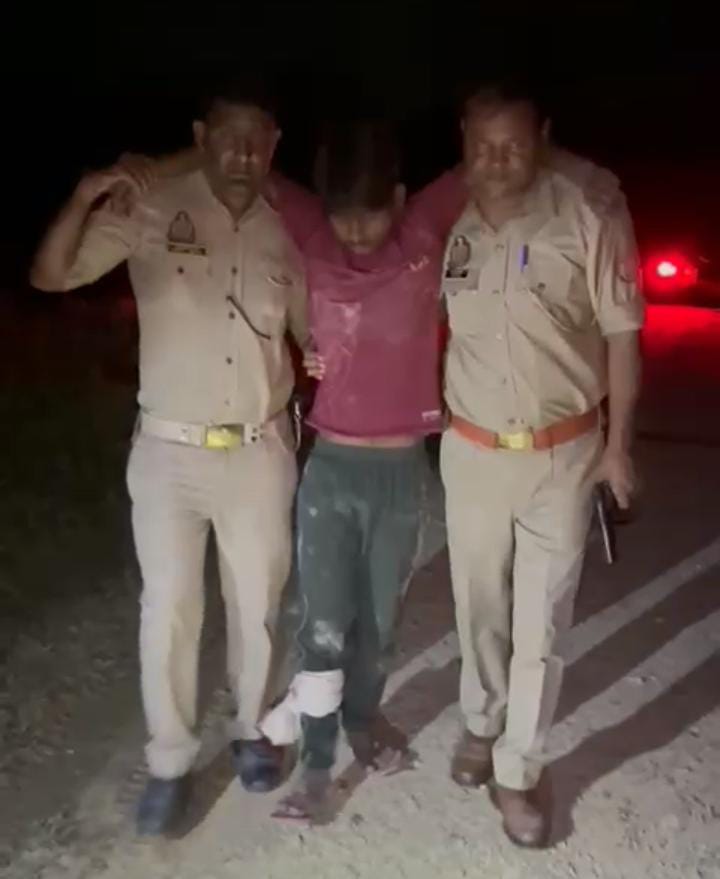 कानपुर में गोली से घायल दोनों गांजा तस्करों का छाया चित्र कानपुर में गोली से घायल दोनों गांजा तस्करों का छाया चित्र