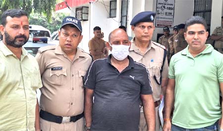 जमीनी विवाद में चचेरे भाई की हत्या करने वाला आरोपी गिरफ्तार जमीनी विवाद में चचेरे भाई की हत्या करने वाला आरोपी गिरफ्तार