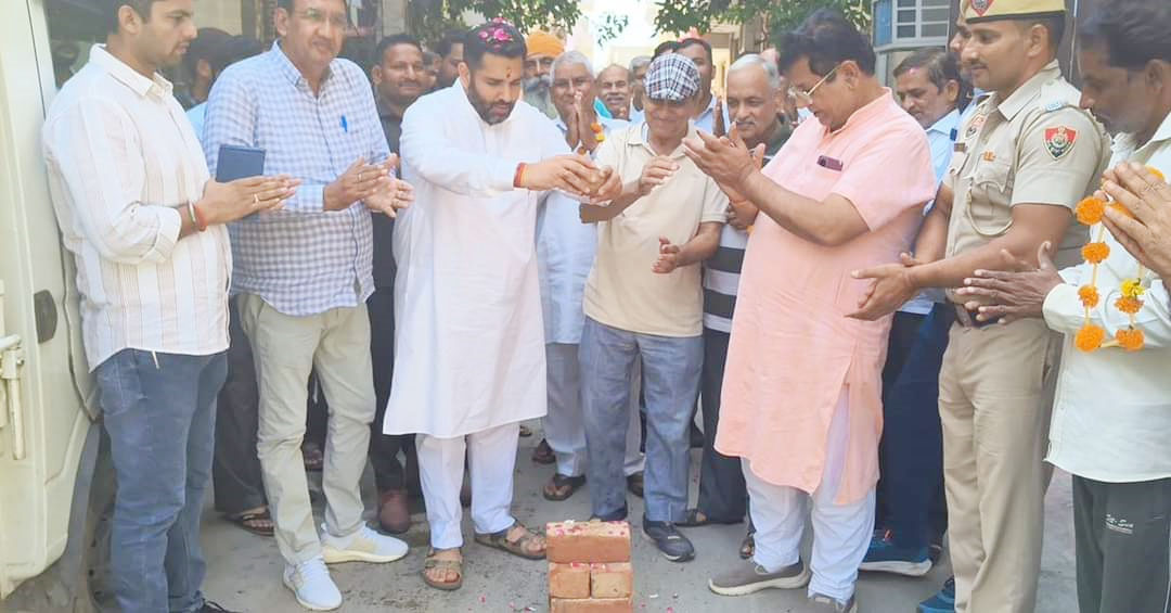 10 Snp- 1 सोनीपत: न्यू ब्रह्म कालोनी में विकास कार्यों का शुभारंभ करते हुए विधायक निखिल 10 Snp- 1 सोनीपत: न्यू ब्रह्म कालोनी में विकास कार्यों का शुभारंभ करते हुए विधायक निखिल