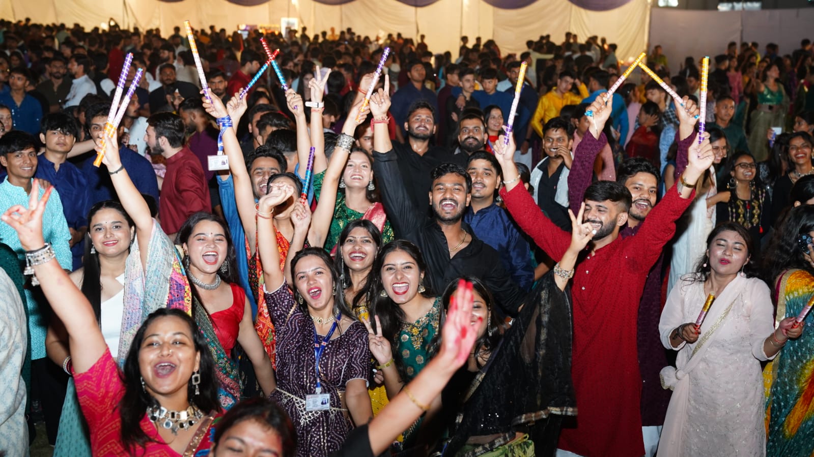 एसजीआरआर यू में नवरंग डांडिया कार्यक्रम। एसजीआरआर यू में नवरंग डांडिया कार्यक्रम।