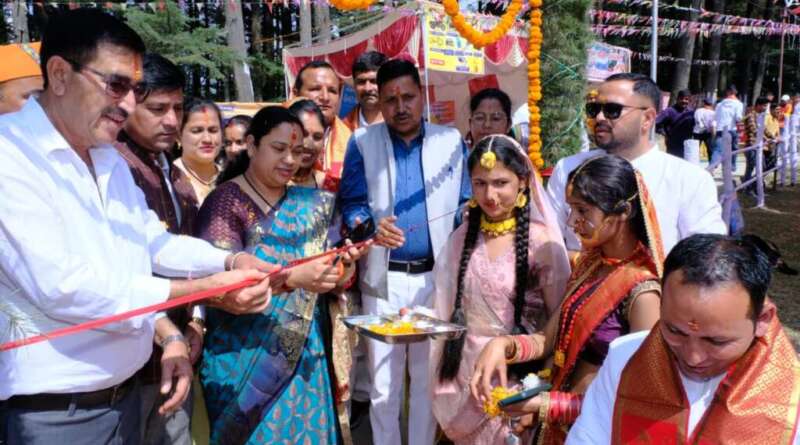 घटोत्कच महोत्सव का उद्घाटन करते जनप्रतिनिधि घटोत्कच महोत्सव का उद्घाटन करते जनप्रतिनिधि