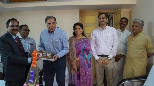 रेशमबाग स्थित डॉ हेडगेवार के समाधी स्थान पर रतन टाटा रेशमबाग स्थित डॉ हेडगेवार के समाधी स्थान पर रतन टाटा