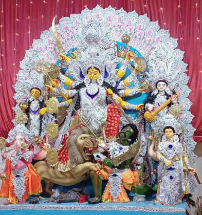 नगर के सुंदरघाट स्थित 80 साल पुराने हरिसभा में स्थापित मां दुर्गा की प्रतिमा नगर के सुंदरघाट स्थित 80 साल पुराने हरिसभा में स्थापित मां दुर्गा की प्रतिमा