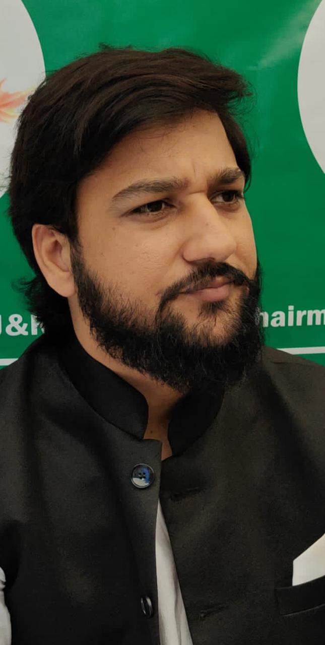 जम्मू-कश्मीर के वरिष्ठ राजनीतिक नेता विवेक बाली ने पेयर पुलवामा जम्मू-कश्मीर के वरिष्ठ राजनीतिक नेता विवेक बाली ने पेयर पुलवामा