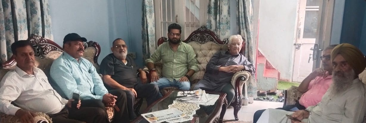 नई सरकार के गठन के बाद नेकां-कांग्रेस चुनावी घोषणापत्र के वादों पर ध्यान केंद्रित करें : यूनाइटेड मोर्चा नई सरकार के गठन के बाद नेकां-कांग्रेस चुनावी घोषणापत्र के वादों पर ध्यान केंद्रित करें : यूनाइटेड मोर्चा