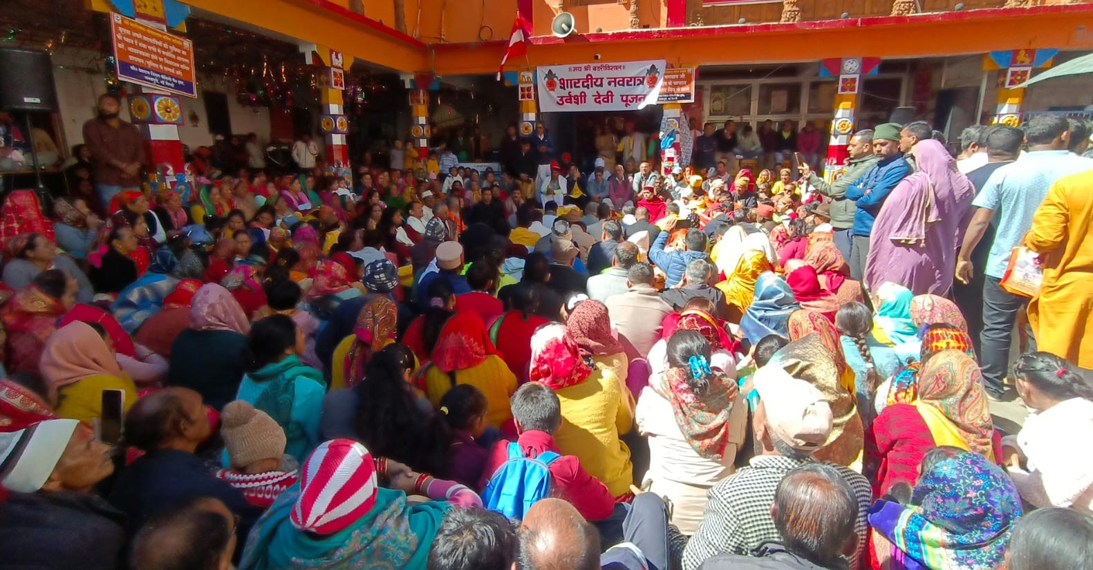 बदरीनाथ धाम में कपाट बंद होने की तिथि का निर्धारण करते हुए। बदरीनाथ धाम में कपाट बंद होने की तिथि का निर्धारण करते हुए।