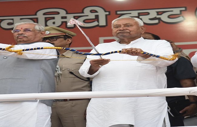 रावण दहन कार्यक्रम में शामिल हुए राज्यपाल-मुख्यमंत्री रावण दहन कार्यक्रम में शामिल हुए राज्यपाल-मुख्यमंत्री
