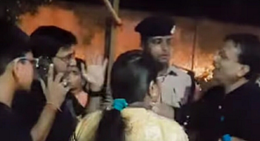 पीडत और रेल एसपी पीडत और रेल एसपी