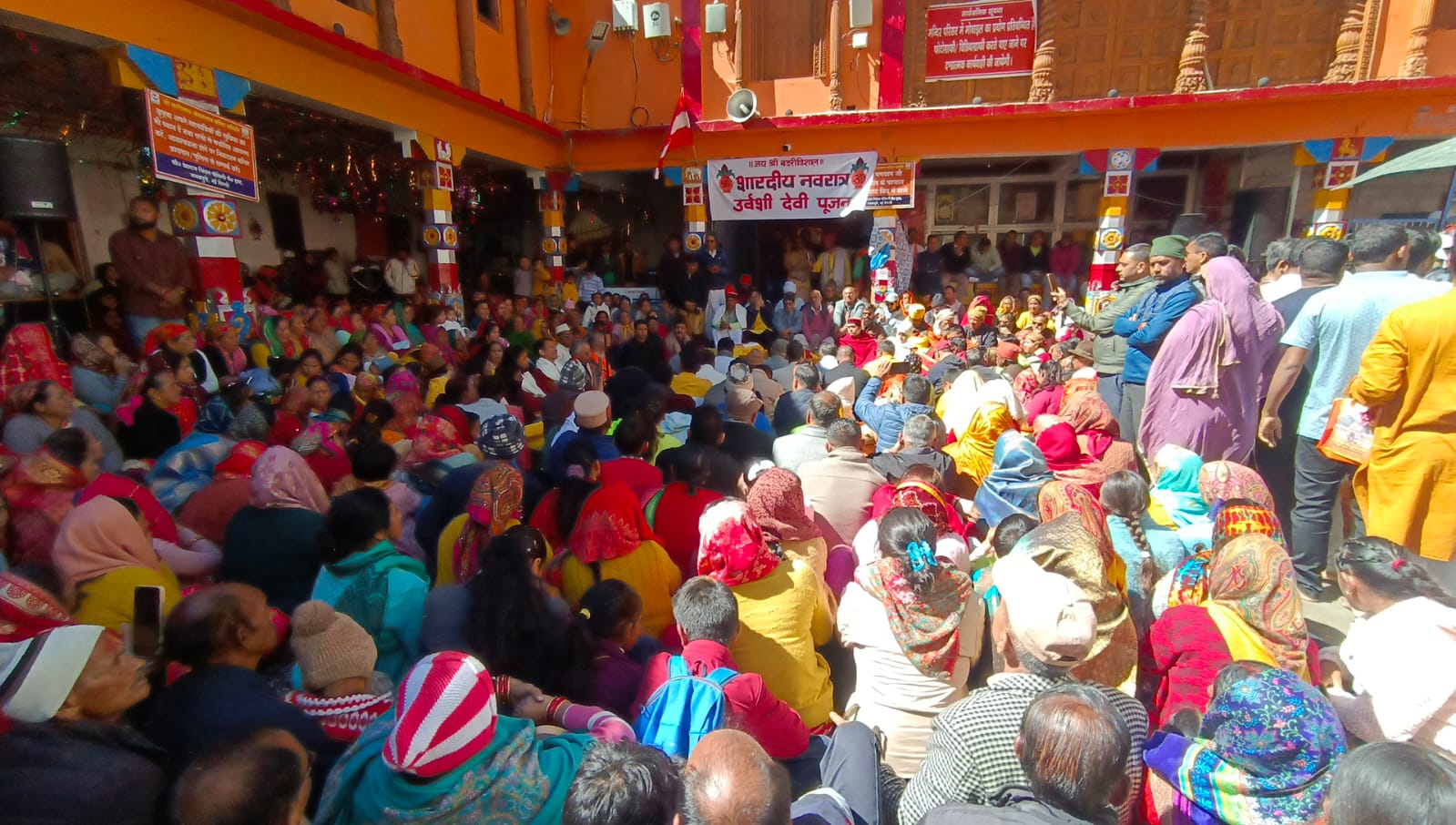 बदरीनाथ धाम मंदिर परिसर में समारोहपूर्वक कपाट बंद होने की तिथि तय की गई। बदरीनाथ धाम मंदिर परिसर में समारोहपूर्वक कपाट बंद होने की तिथि तय की गई।