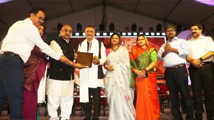 राजकुमार हिरानी को दिया गया राष्ट्रीय किशोर कुमार सम्मान राजकुमार हिरानी को दिया गया राष्ट्रीय किशोर कुमार सम्मान