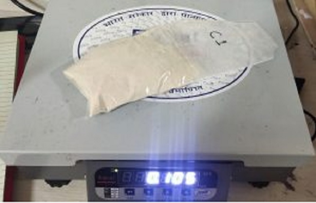 मुजफ्फरपुर रेल पुलिस द्वारा जब्त कोकीन की तस्वीर मुजफ्फरपुर रेल पुलिस द्वारा जब्त कोकीन की तस्वीर