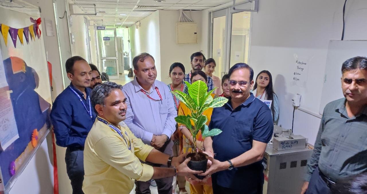 सीयूजे ने वैज्ञानिक रचनात्मकता को बढ़ावा देने के लिए मासिक वॉल मैगज़ीन लॉन्च की सीयूजे ने वैज्ञानिक रचनात्मकता को बढ़ावा देने के लिए मासिक वॉल मैगज़ीन लॉन्च की