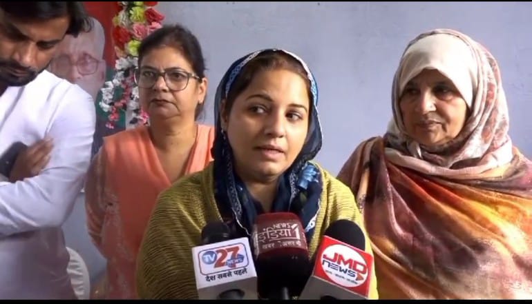 मीडिया से मुखातिब होती सीसामऊ सीट से सपा उम्मीदवार नसीम सोलंकी मीडिया से मुखातिब होती सीसामऊ सीट से सपा उम्मीदवार नसीम सोलंकी