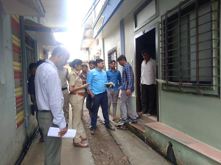मामला 1814 करोड़ की ड्रग्स फैक्ट्री का : आरोपी प्रेमसुख के घर पहुंची पुलिस मामला 1814 करोड़ की ड्रग्स फैक्ट्री का : आरोपी प्रेमसुख के घर पहुंची पुलिस