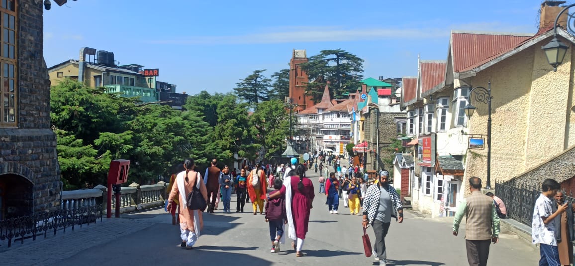 शिमला में सैलानियों का तांता