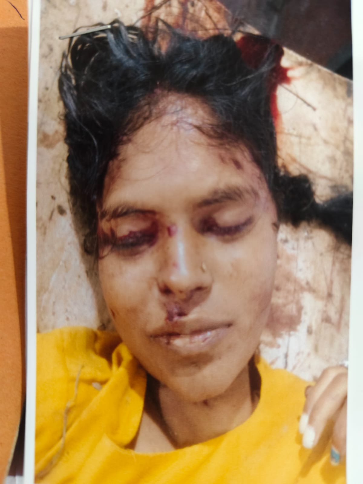 अज्ञात महिला का शव अज्ञात महिला का शव