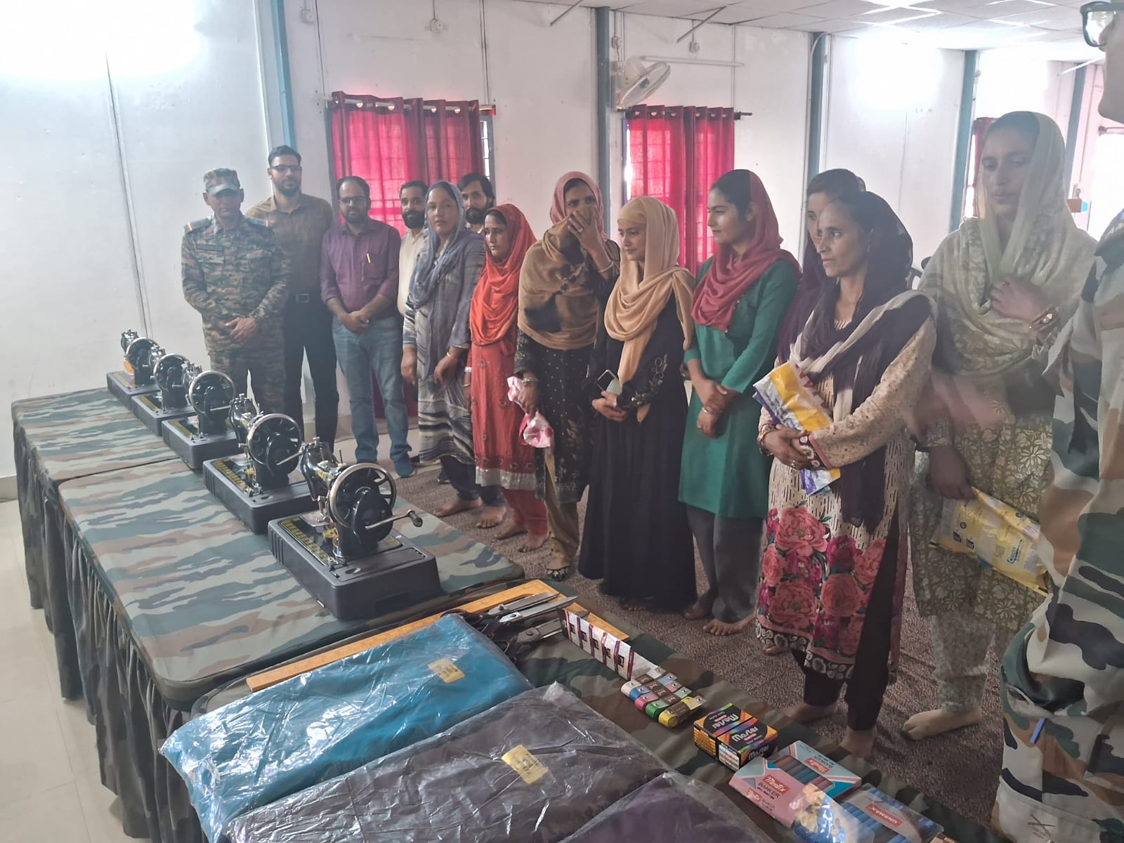 सिलाई पाठ्यक्रम के साथ महिलाओं को सशक्त बनाया सिलाई पाठ्यक्रम के साथ महिलाओं को सशक्त बनाया