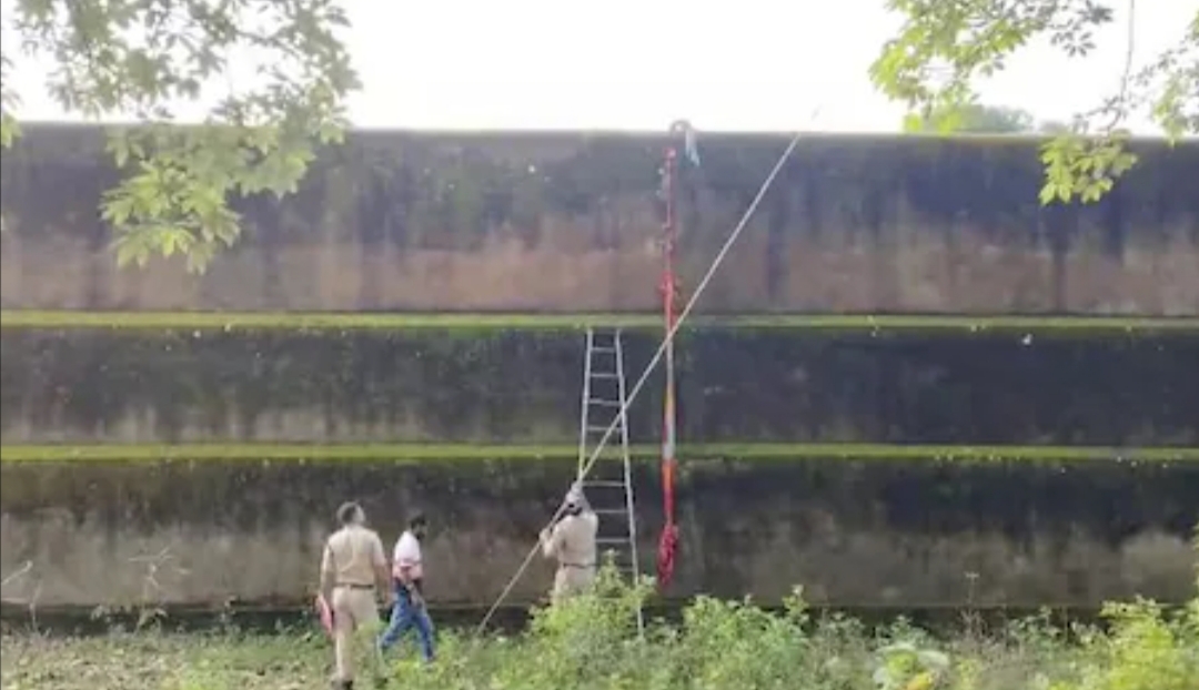 मोरीगांव जेल से फरार एक कैदी का शव बरामद, चार की तलाश जारी मोरीगांव जेल से फरार एक कैदी का शव बरामद, चार की तलाश जारी