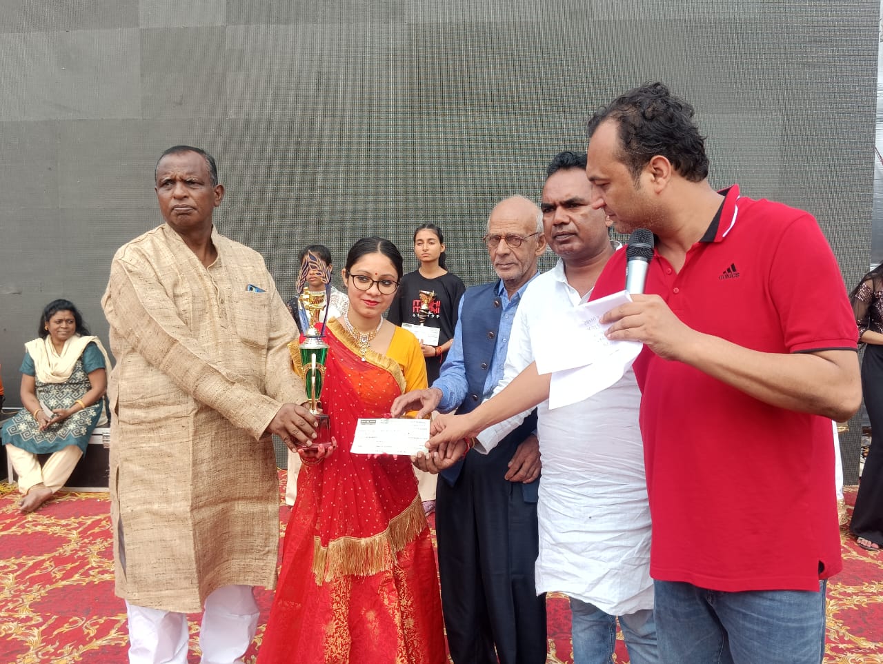 राज लक्ष्मी राज लक्ष्मी
