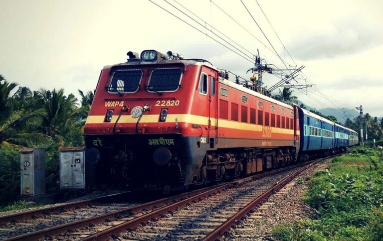 Motor cable found on track in Khatima railway track