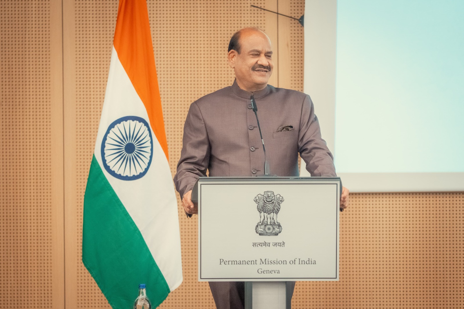 नए भारत में अपार ऊर्जा और अवसर हैं : लोक सभा अध्यक्ष नए भारत में अपार ऊर्जा और अवसर हैं : लोक सभा अध्यक्ष
