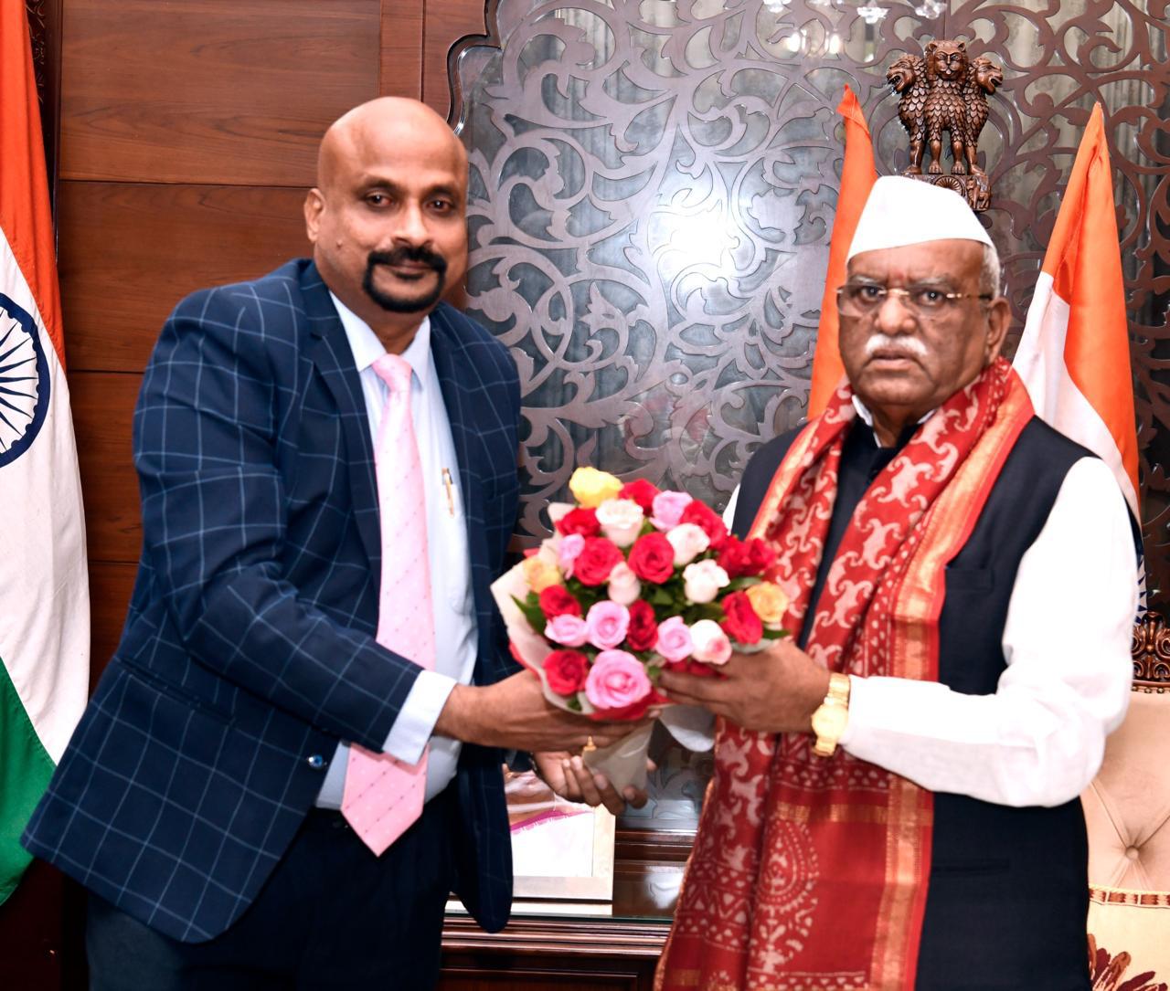 निफ्ट जोधपुर के निदेशक प्रो. प्रसाद की राज्यपाल से शिष्टाचार मुलाकात निफ्ट जोधपुर के निदेशक प्रो. प्रसाद की राज्यपाल से शिष्टाचार मुलाकात