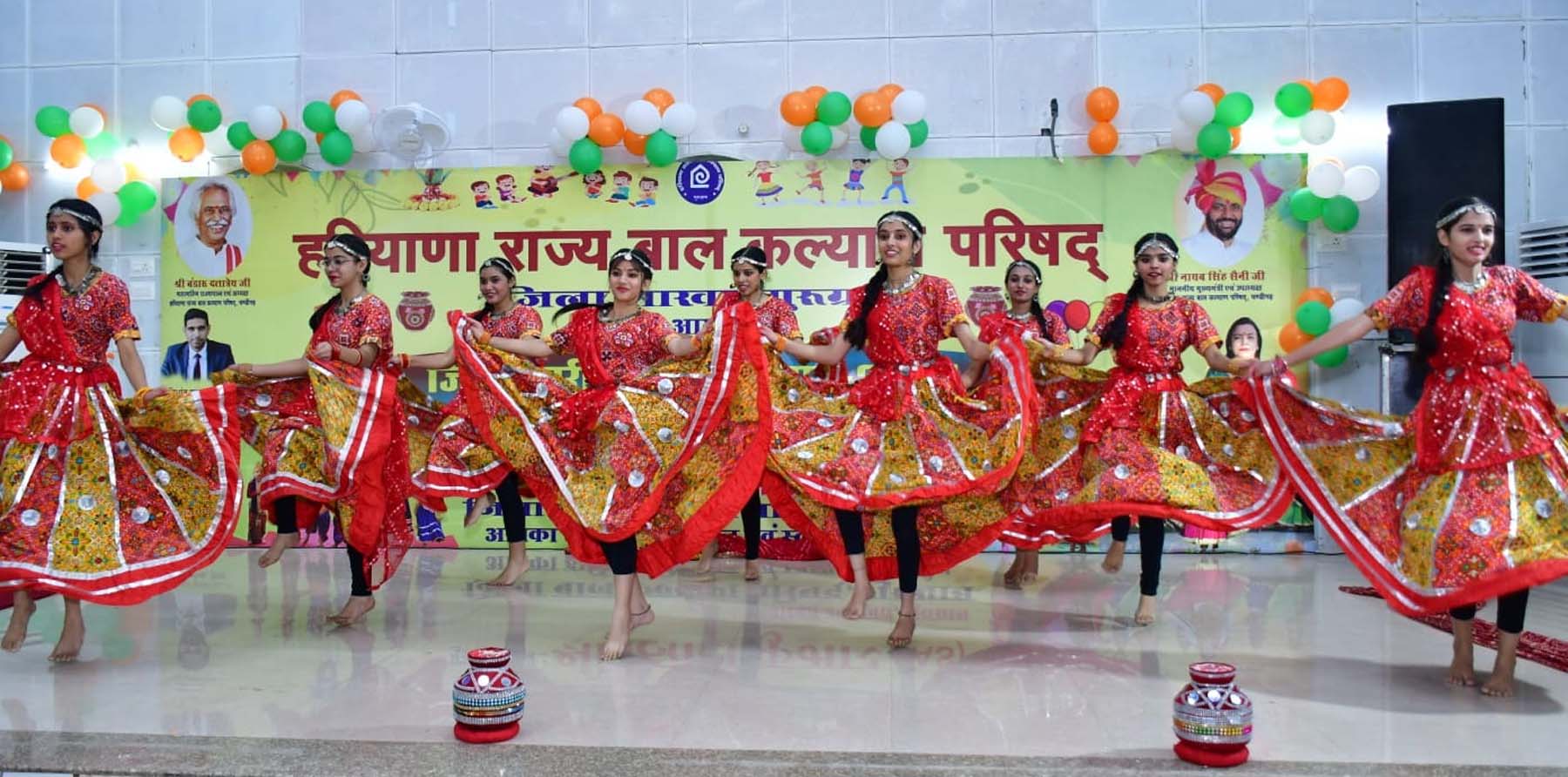 फोटो नंबर-04: गुरुग्राम के स्वतंत्रता सेनानी सभागार में बाल महोत्सव में सांस्कृतिक कार्यक्रम प्रस्तुत करते प्रतिभागी बच्चे। फोटो नंबर-04: गुरुग्राम के स्वतंत्रता सेनानी सभागार में बाल महोत्सव में सांस्कृतिक कार्यक्रम प्रस्तुत करते प्रतिभागी बच्चे।
