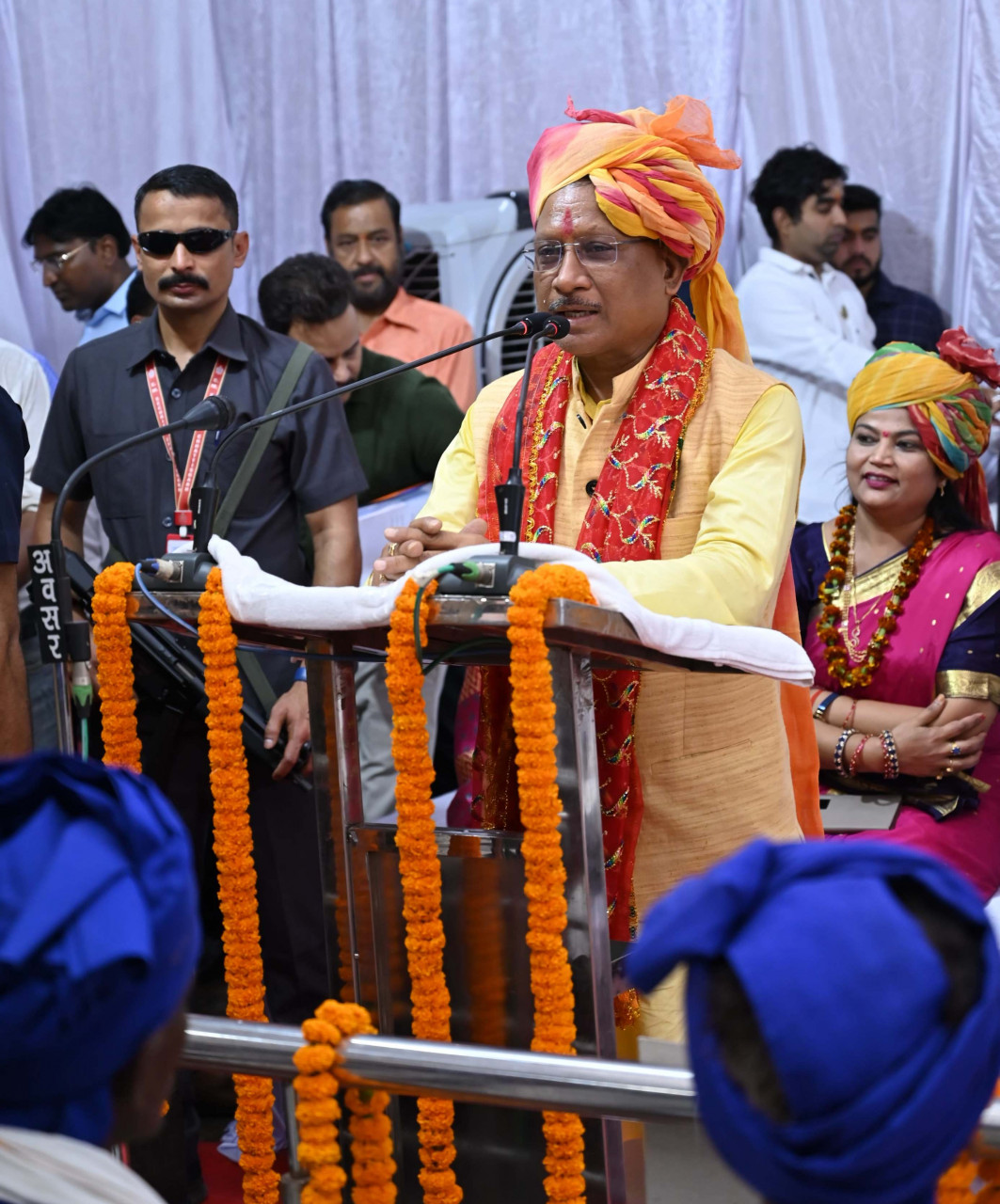 मुरिया दरबार में जनप्रतिनिधियों सहित माटी पुजारी और मांझी-चालकी, मेम्बर-मेम्बरीन एवं गणमान्य नागरिक हुए शामिल मुरिया दरबार में जनप्रतिनिधियों सहित माटी पुजारी और मांझी-चालकी, मेम्बर-मेम्बरीन एवं गणमान्य नागरिक हुए शामिल