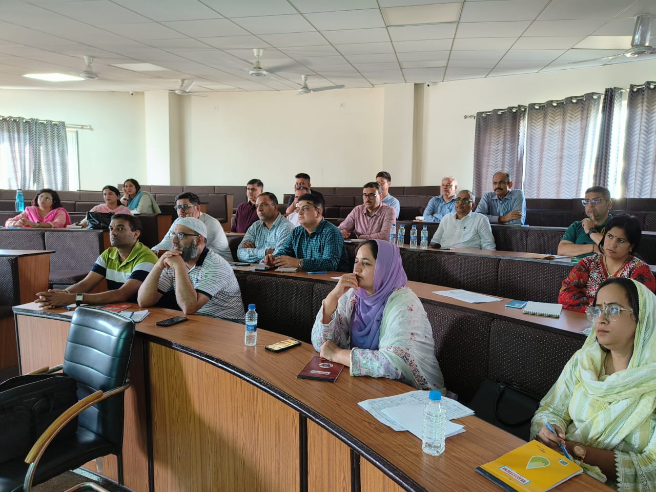 कर अधिकारियों के लिए जीएसटी पर क्षमता निर्माण कार्यक्रम संपन्न कर अधिकारियों के लिए जीएसटी पर क्षमता निर्माण कार्यक्रम संपन्न
