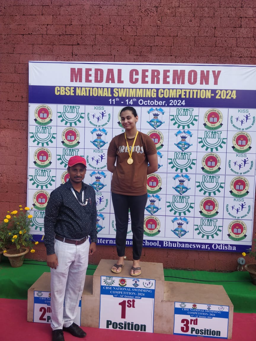 सीबीएसई नेशनल स्वीमिंग में पदक विजेता प्रियांशी दलाल। सीबीएसई नेशनल स्वीमिंग में पदक विजेता प्रियांशी दलाल।