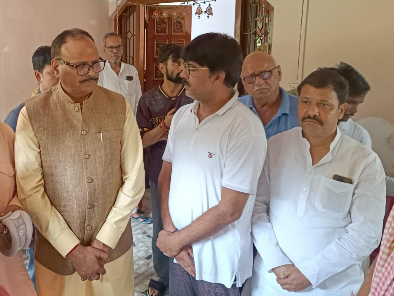 प्रदेश के उपमुख्यमंत्री स्व.कौशल मिश्र के आवास पर