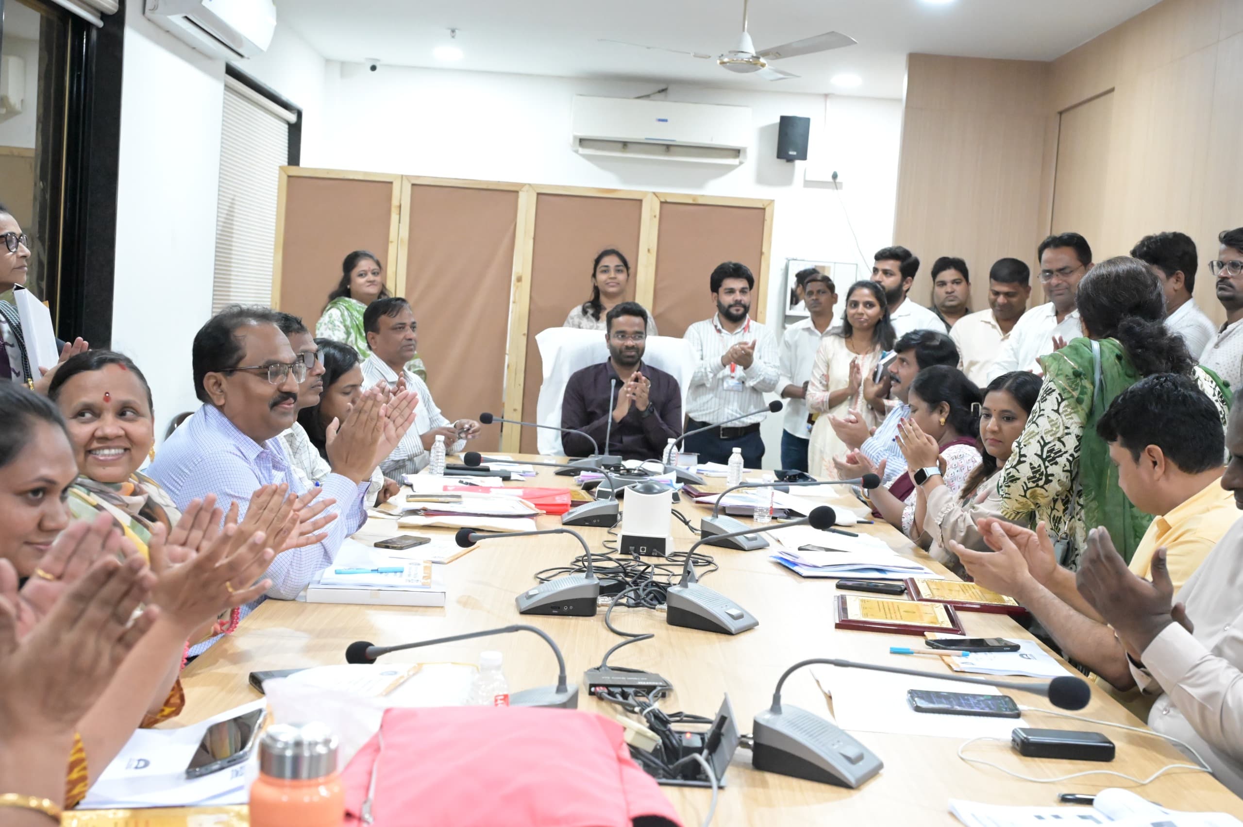Health centre chief honoured in Thane Health centre chief honoured in Thane