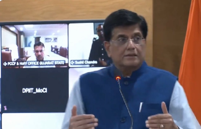 कार्यक्रम को संबोधित करते केंद्रीय वाणिज्य मंत्री पीयूष गोयल कार्यक्रम को संबोधित करते केंद्रीय वाणिज्य मंत्री पीयूष गोयल