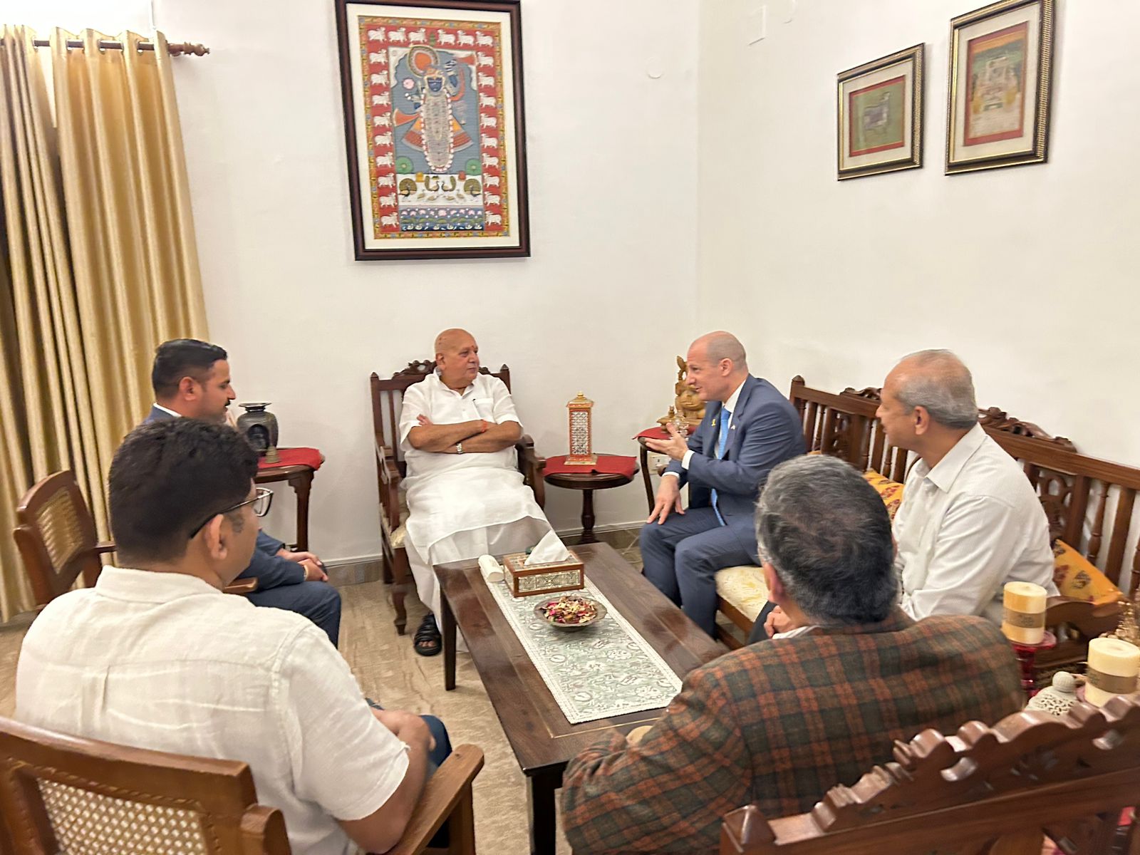 कृषि मंत्री सूर्य प्रताप शाही इजरायल के प्रतिनिधिमंडल से बात करते हुए। कृषि मंत्री सूर्य प्रताप शाही इजरायल के प्रतिनिधिमंडल से बात करते हुए।