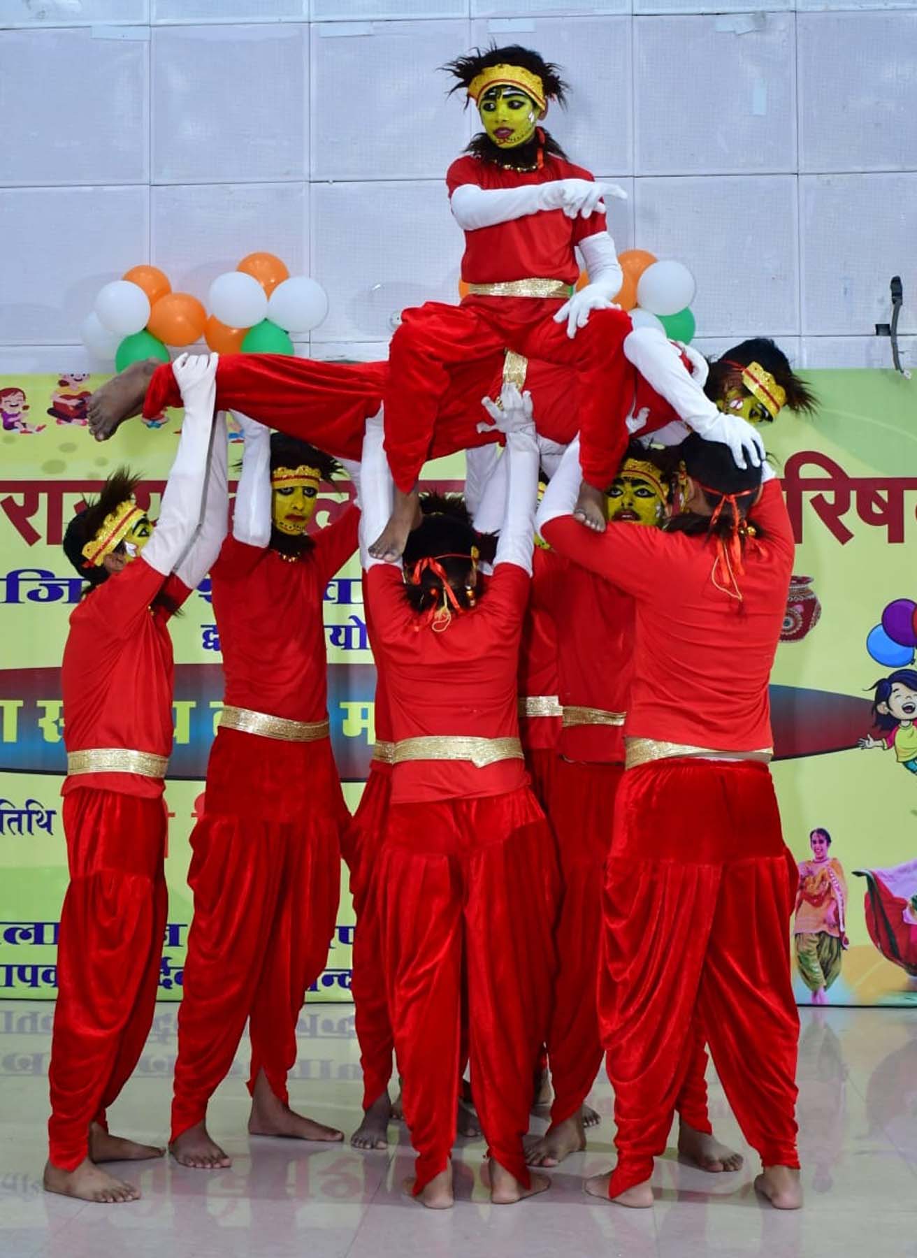 फोटो नंबर-03: गुरुग्राम के स्वतंत्रता सेनानी सभागार में बाल महोत्सव की शुरुआत पर सांस्कृतिक कार्यक्रम पेश करते बच्चे। फोटो नंबर-03: गुरुग्राम के स्वतंत्रता सेनानी सभागार में बाल महोत्सव की शुरुआत पर सांस्कृतिक कार्यक्रम पेश करते बच्चे।