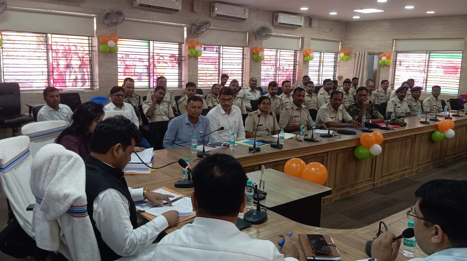 कमेटी गठन करते अधिकारी कमेटी गठन करते अधिकारी