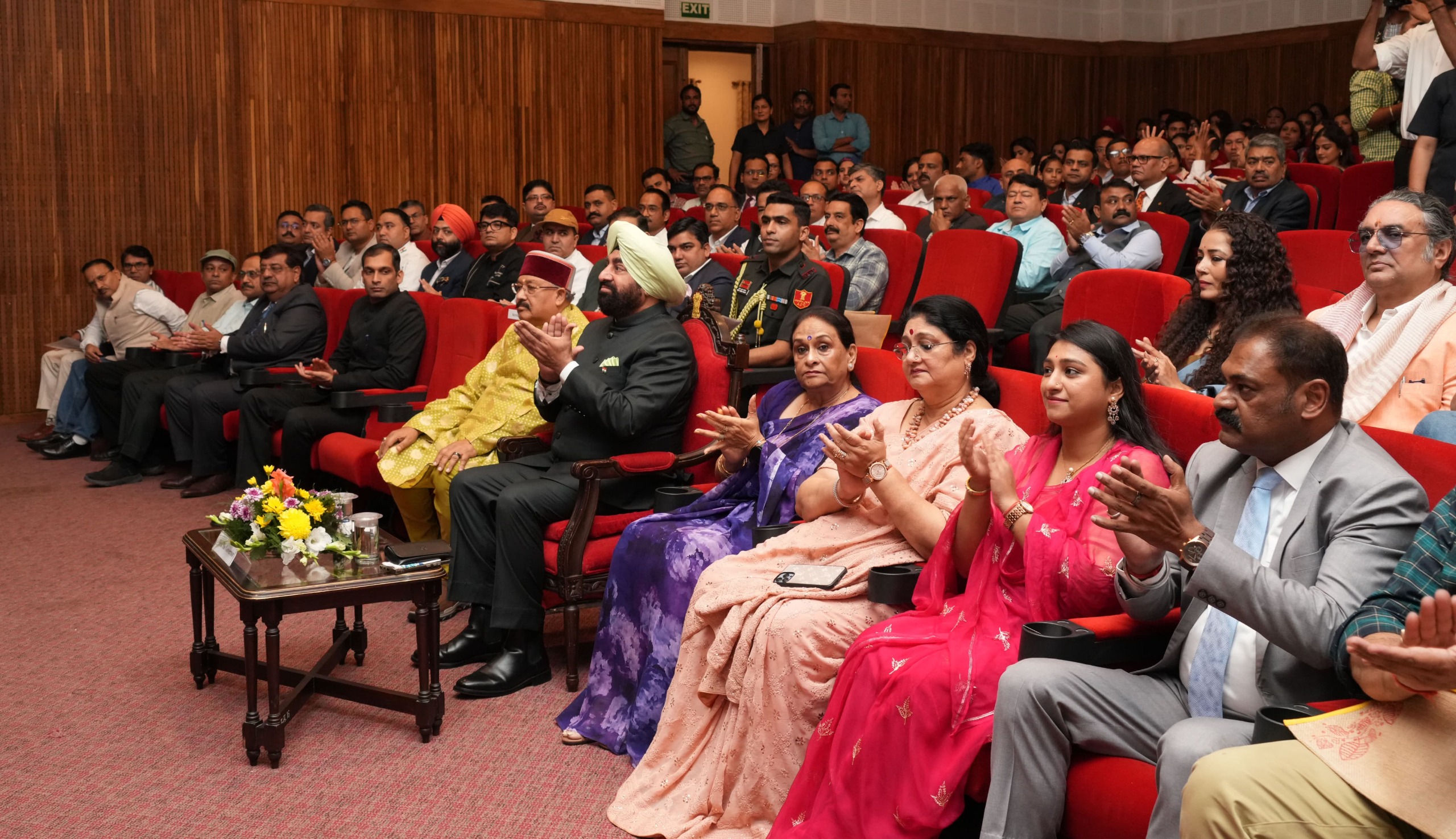 विश्व खाद्य दिवस के अवसर पर राजभवन में आयोजित कार्यक्रम में राज्यपाल और पर्यटन मंत्री सतपाल महाराज। विश्व खाद्य दिवस के अवसर पर राजभवन में आयोजित कार्यक्रम में राज्यपाल और पर्यटन मंत्री सतपाल महाराज।