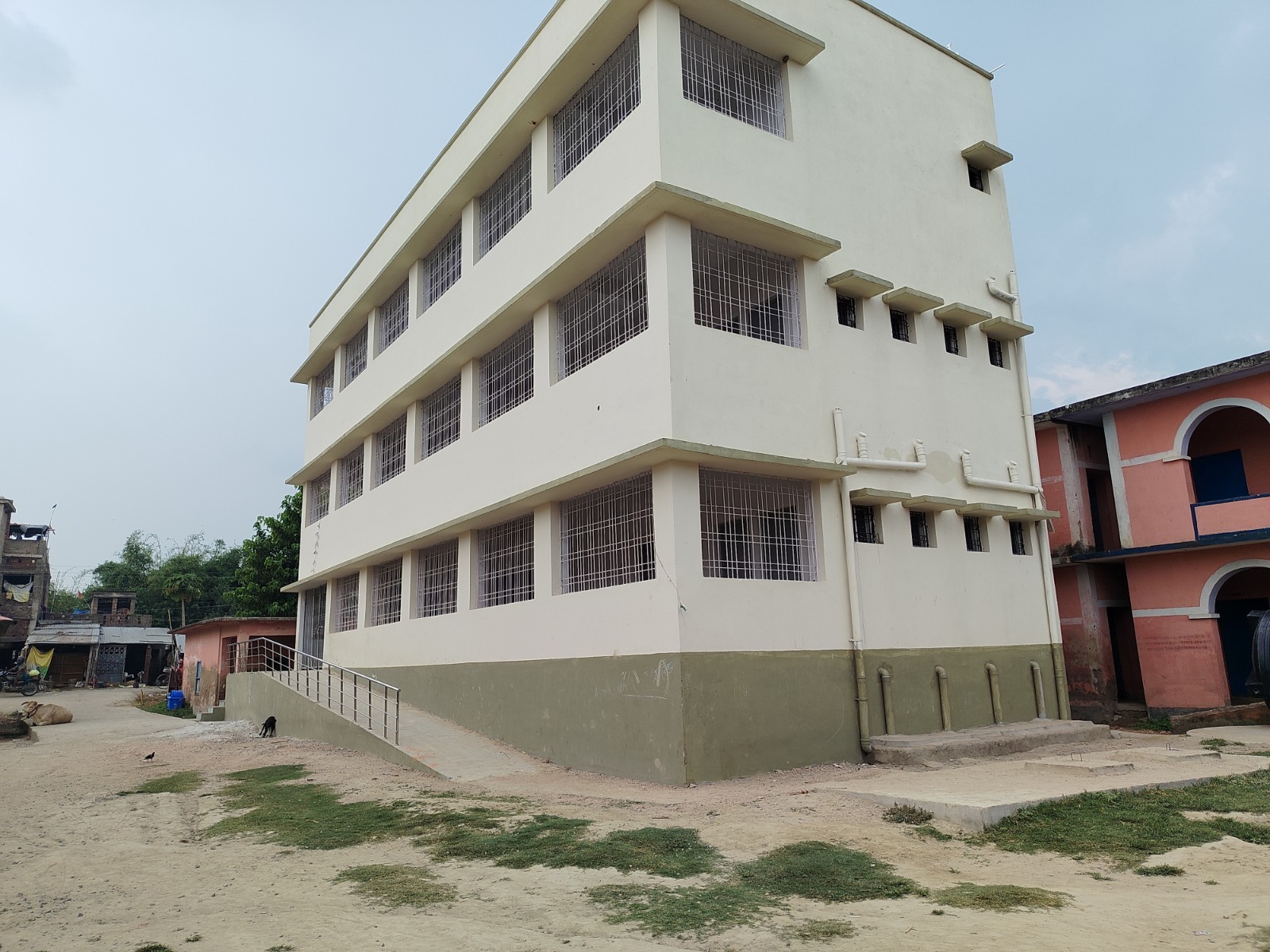 नया बना प्लस टू का भवन नया बना प्लस टू का भवन
