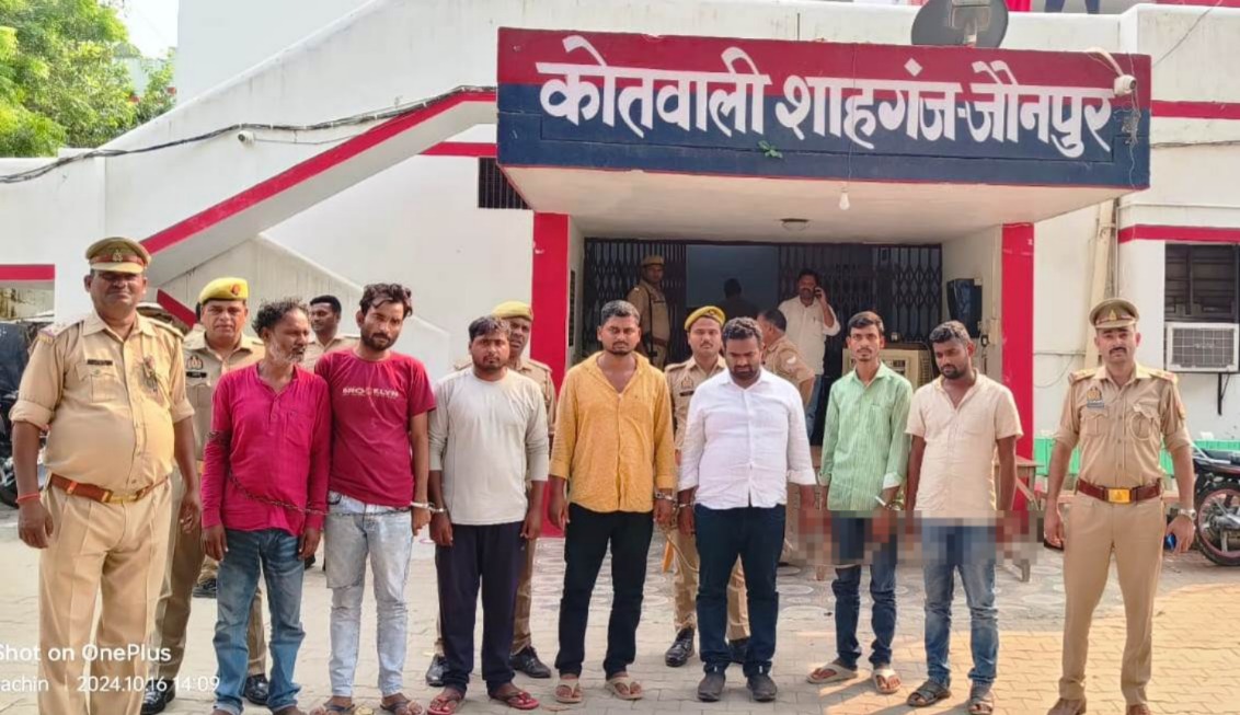 36 पेटी शराब के साथ 7 शराब तस्कर गिरफ्तार 36 पेटी शराब के साथ 7 शराब तस्कर गिरफ्तार
