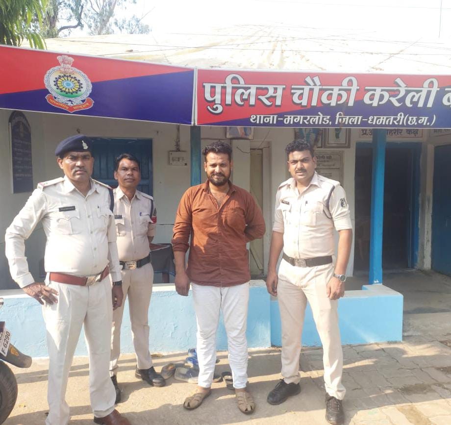 तलवार लहराने वाला आरोपित पुलिस गिरफ्त में। तलवार लहराने वाला आरोपित पुलिस गिरफ्त में।