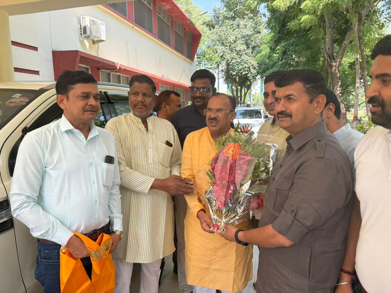 भाजपा ने निर्दलीय विधायक अशोक कोठारी की सदस्यता से किया इनकार, सियासी विवाद गहराया विस अध्यक्ष देवनानी का बयान-भीलवाड़ा कोठारी भाजपा के सदस्य नहीं, इसलिए कार्रवाई भी नहीं भाजपा ने निर्दलीय विधायक अशोक कोठारी की सदस्यता से किया इनकार, सियासी विवाद गहराया विस अध्यक्ष देवनानी का बयान-भीलवाड़ा कोठारी भाजपा के सदस्य नहीं, इसलिए कार्रवाई भी नहीं