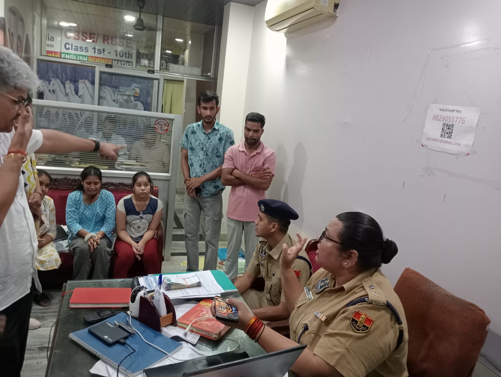 फर्जी तरीके से यूनिवर्सिटी की मिलीभगत से दलालों के जरिए दी जा रही थी फर्जी डिग्रियां फर्जी तरीके से यूनिवर्सिटी की मिलीभगत से दलालों के जरिए दी जा रही थी फर्जी डिग्रियां