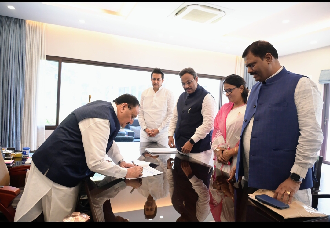 भाजपा अध्यक्ष जेपी नड्डा सक्रिय सदस्यता का नवीनीकरण करते हुए भाजपा अध्यक्ष जेपी नड्डा सक्रिय सदस्यता का नवीनीकरण करते हुए