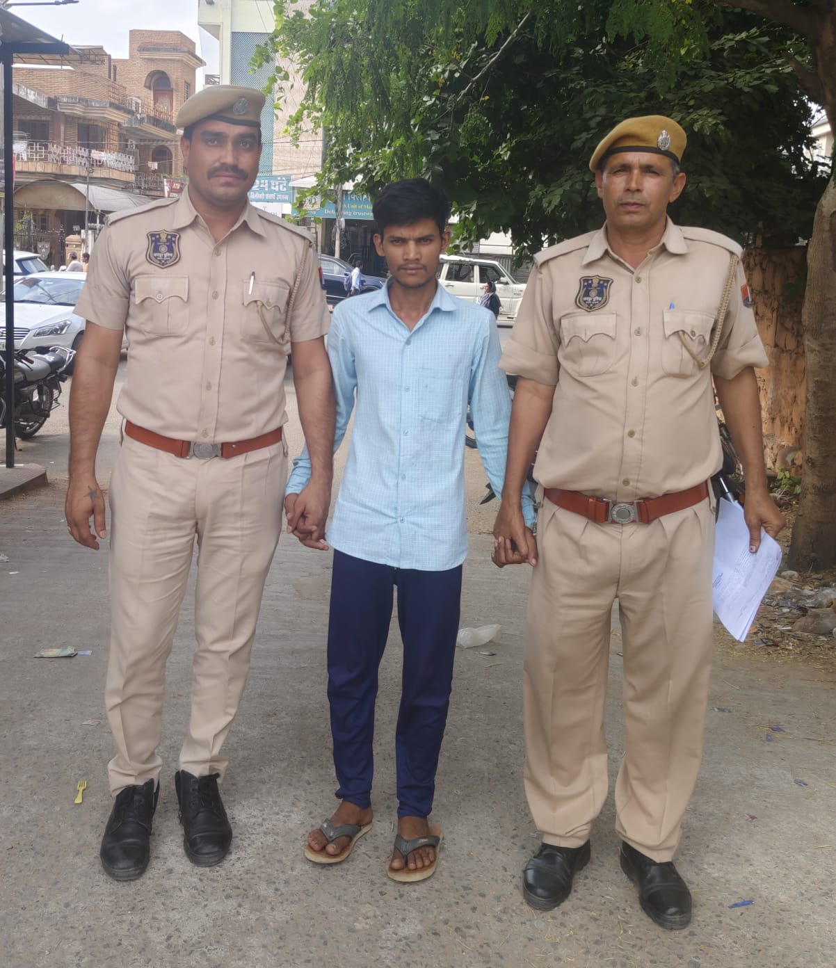 पति ने ही ड्रायर के वायर से करंट लगाकर उतारा था युवती को मौत के घाट पति ने ही ड्रायर के वायर से करंट लगाकर उतारा था युवती को मौत के घाट