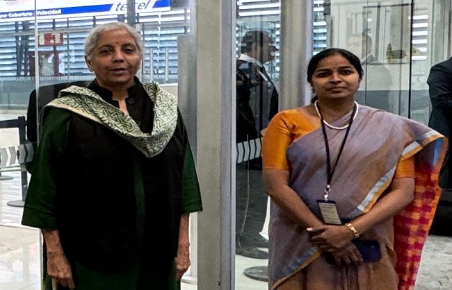 मैक्सिको में भारत की उप-प्रमुख सुश्री दीप्ति गंजी के साथ सीतारमण मैक्सिको में भारत की उप-प्रमुख सुश्री दीप्ति गंजी के साथ सीतारमण